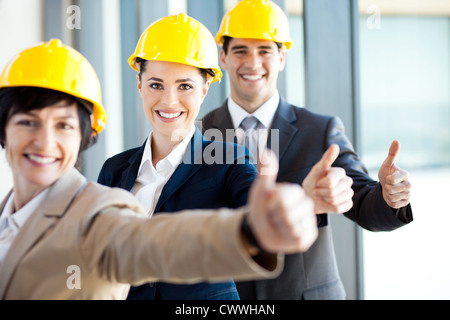 Gruppe von Bau-Manager-Daumen hoch Stockfoto