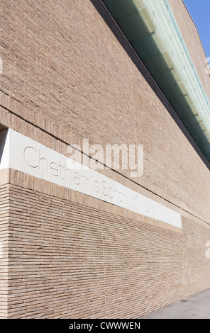 Der Name der Chetham es School of Music in das neue Schulgebäude an der Victoria Station Approach Fassade eingeschrieben. Stockfoto