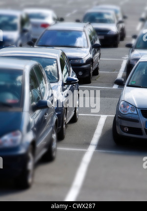 Besetzt, Parkplatz, Konzept-Bild, PKW-Stellplätze in Deutschland, Europa Stockfoto
