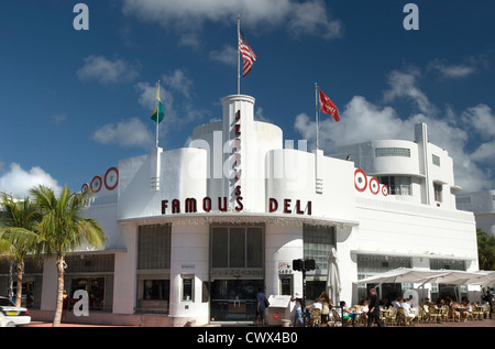 JERRYS BERÜHMTEN DELI COLLINS AVENUE SOUTH BEACH MIAMI BEACH FLORIDA USA Stockfoto