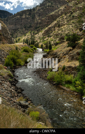 U.S. Highway 6 schlängelt sich entlang Clear Creek Canyon in der Nähe von Golden, Colorado Stockfoto