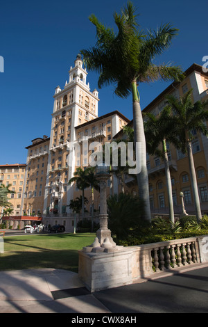 VOR DEM EINGANG HISTORISCHE BILTMORE HOTEL-CORAL GABLES MIAMI FLORIDA VEREINIGTE STAATEN Stockfoto