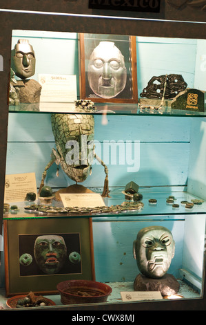 Jade Skulpturen Museum Antigua, Guatemala, Mittelamerika, Casa del Jade und Jade House Factory. Stockfoto