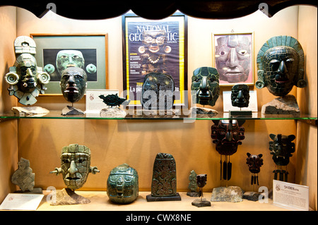 Jade Skulpturen Museum Antigua, Guatemala, Mittelamerika, Casa del Jade und Jade House Factory. Stockfoto