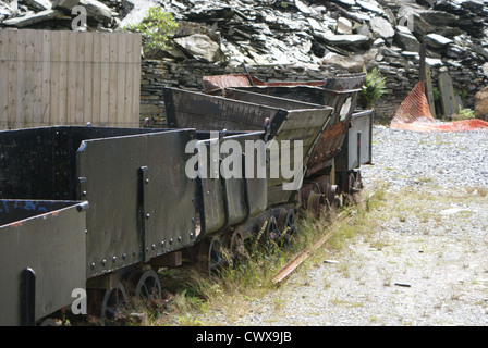 Verlassene Slate Trucks in Llechwedd Slate Caverns, Blaau Ffestiniog North Wales Stockfoto