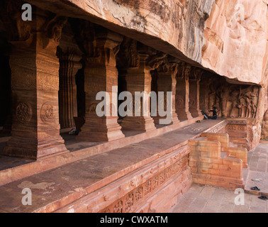 Elk201-2975 Indien, Karnataka, Badami, Höhle drei Stockfoto