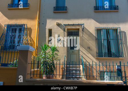 Perpignan, Frankreich, Alte Häuser, Tür, in der Stadt, Szenen Auf Der Old Town Center Street Stockfoto