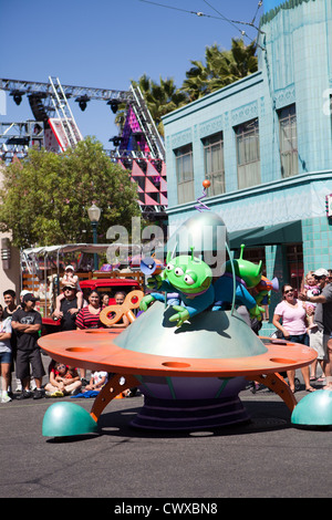 Disneys California Adventure Pixar spielen Parade aliens aus dem Film Toy Story Stockfoto