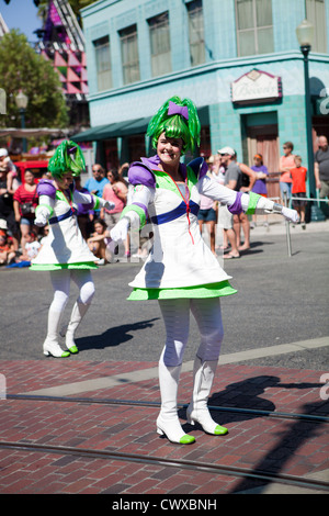 Disneys California Adventure Pixar spielen Parade, Buzz Lightyear Tänzer aus dem Film Toy Story Stockfoto