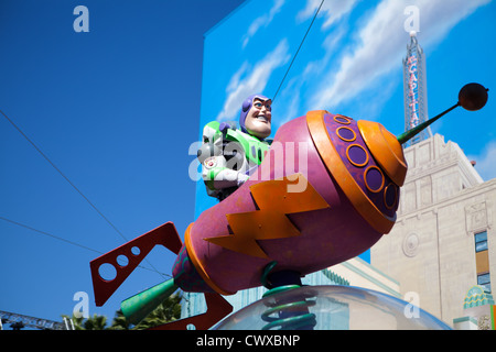 Disneys California Adventure Pixar spielen Parade, Buzz Lightyear aus dem Film Toy Story Stockfoto