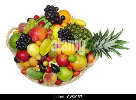 Eine große Auswahl an exotische Früchte in einem Korb fotografiert von oben (isoliert) Stockfoto