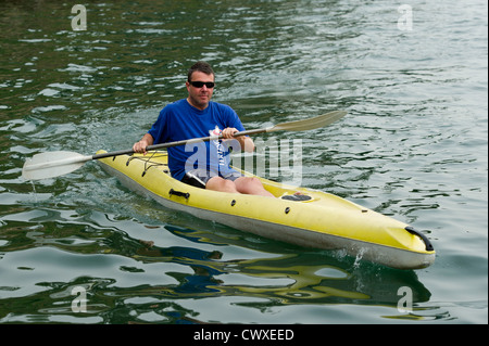 Touristischen Kanusport am Kivusee, Karongi, Ruanda Stockfoto