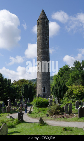 Rundturm in Glendalough, County Wicklow, Irland Stockfoto