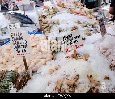 Fisch-Stall im Pike Place Market in Seattle Stockfoto