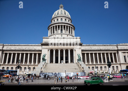 Die atemberaubende El Capitolio in Havanna Gebäude ist eine beeindruckende Sehenswürdigkeit. Stockfoto