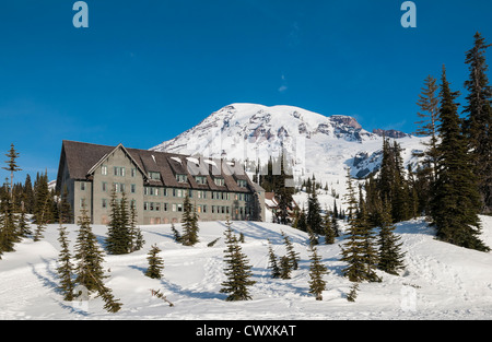 Paradise Inn im Winter; Mount Rainier Nationalpark, Washington. Stockfoto