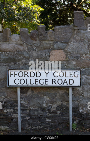 College Road Sign, Ffordd y Coleg in Bangor, Nordwales Stockfoto