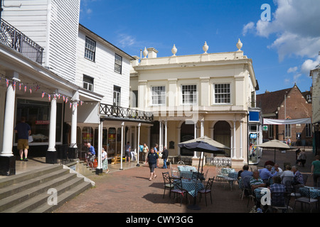 Royal Tunbridge Wells Kent England UK The eisenhaltiger Frühjahr entdeckt 1606 in The Square von Pantiles Bereich Stockfoto