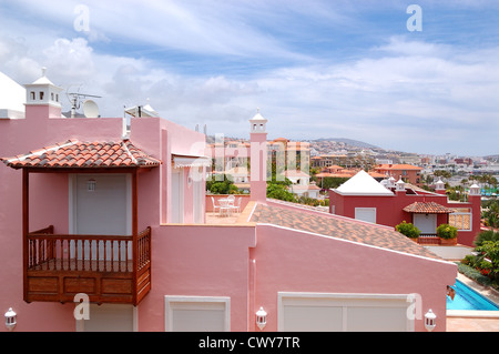 Blick auf die rosa Villa, Teneriffa, Spanien Stockfoto