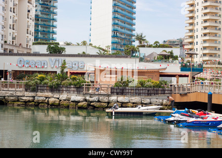 Foto von Ocean Village in Gibraltar. Stockfoto