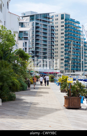 Foto von Ocean Village in Gibraltar. Stockfoto