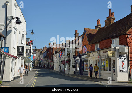 Antiquitätengeschäfte auf Weststraße, Dorking, Surrey, England, Vereinigtes Königreich Stockfoto