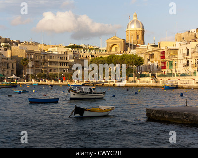 Blick auf St. Joseph Pfarrkirche am Kalkara Creek, Insel Malta Mittelmeer Stockfoto