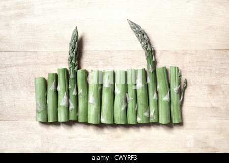 Grüner Spargel in Folge Stockfoto