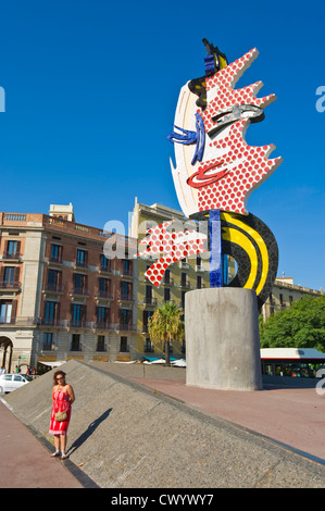 El Cap de Barcelona eine surrealistische Skulptur des amerikanischen Künstlers Roy Lichtenstein am Port Vell Barcelona Katalonien Spanien ES Stockfoto