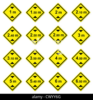 16 Höhe Beschränkung Verkehrszeichen auf weiß Stockfoto