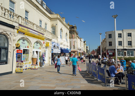 Regent-Fußgängerzone am Meer, Weston-Super-Mare, Somerset, England, Vereinigtes Königreich Stockfoto