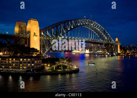 Sydney Harbour Bridge nach Sonnenuntergang, Sydney, Australien Stockfoto