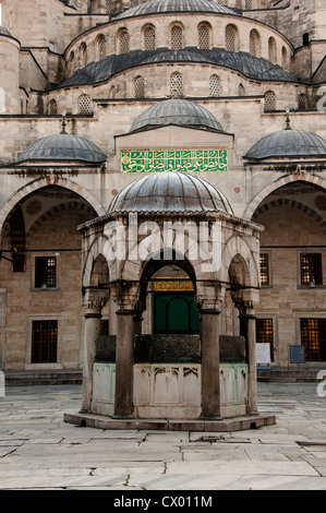 Außen die blaue Moschee oder Sultan Ahmed Camii in Istanbul Türkei Stockfoto