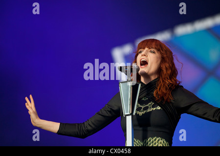 Florence Welsh von Florenz und die Maschine auf der Hauptbühne, T im Park 2012 bei Balado, in der Nähe von Kinross, Schottland. Stockfoto