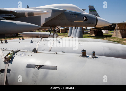 F-15 Eagle Flugzeuge in der Lagerung bei der 309. Aerospace Maintenance and Regeneration Group in Davis-Monthan Air Force Base. Stockfoto