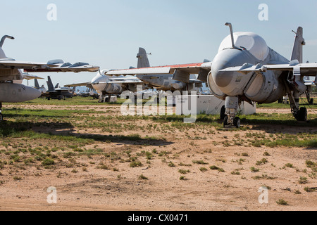 A-6 Eindringling Flugzeuge in der Lagerung bei der 309. Aerospace Maintenance and Regeneration Group in Davis-Monthan Air Force Base. Stockfoto