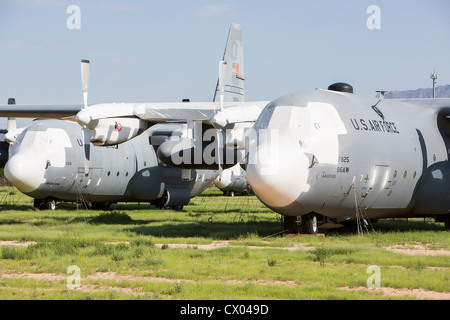 Lockheed C-130 Hercules-Flugzeuge in der Lagerung bei der 309. Aerospace Maintenance and Regeneration Group an Davis-Monthan AFB. Stockfoto