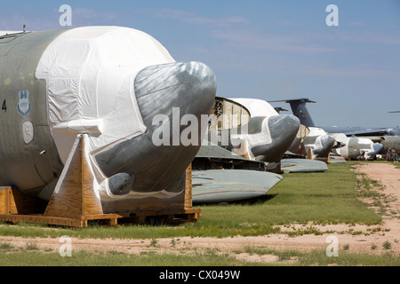 B-52 Stratofortress Flugzeuge in der Lagerung bei der 309. Aerospace Maintenance and Regeneration Group an Davis-Monthan AFB. Stockfoto