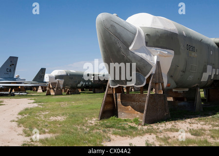 B-52 Stratofortress Flugzeuge in der Lagerung bei der 309. Aerospace Maintenance and Regeneration Group an Davis-Monthan AFB. Stockfoto