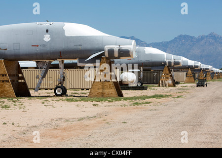B-1 Lancer Flugzeuge in der Lagerung bei der 309. Aerospace Maintenance and Regeneration Group in Davis-Monthan Air Force Base. Stockfoto