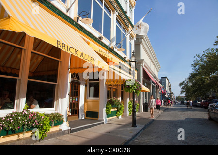 Beliebte Thames Street in der Innenstadt von Newport, Rhode Island. Stockfoto