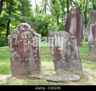 Grabstein Erosion in einem alten Friedhof. Stockfoto