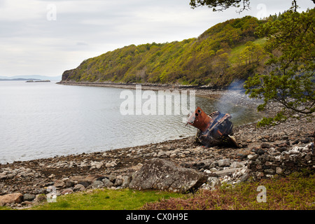 Zerstört und brennen Fischerboot am unteren Diabeg. Schottland Stockfoto