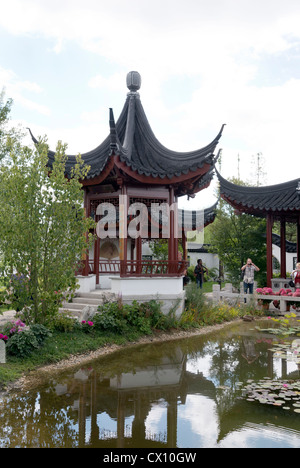 Chinesische Pagode und Garten am Floriade 2012 World Horticultural Expo Venlo Niederlande Stockfoto