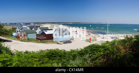 Die Mudeford Sandspit an der Mündung des Christchurch Harbour in Dorset, England. Stockfoto