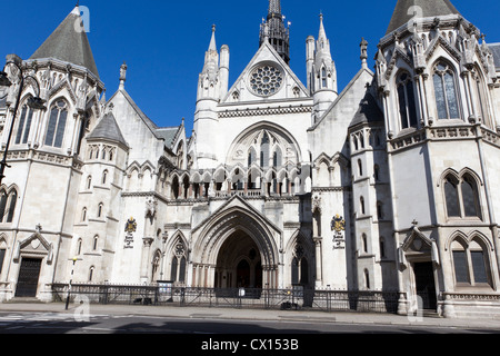 Die Royal Courts of Justice, Heimat des Obersten Gerichtshofs.  Der Strand, London, England. UK Stockfoto