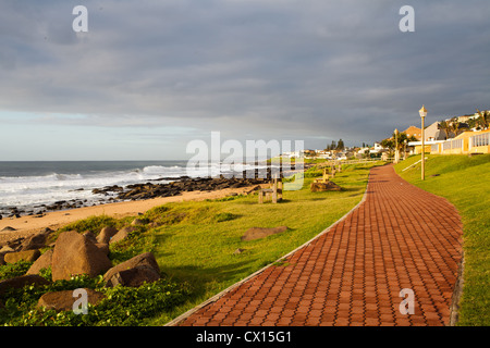 Fußgängerzone Strandstrasse in Ballito, Nordküste Durban, Südafrika Stockfoto