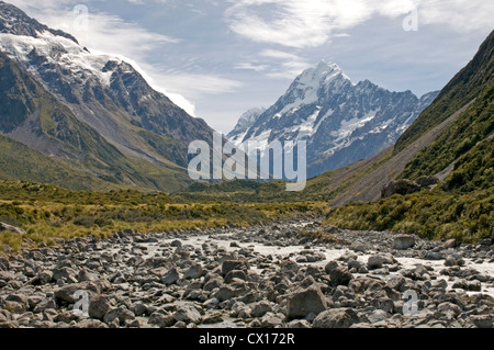 Mit Blick auf Mount Cook In the Hooker River Tal des Mount Cook National Park, Neuseeland Stockfoto