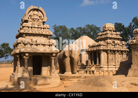 Elk201-4375 Indien, Tamil Nadu, Mamallapuram, fünf Rathas Stockfoto