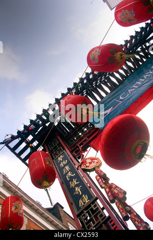 Rote Laternen in Chinatown, Gerard Street, London, England, UK Stockfoto